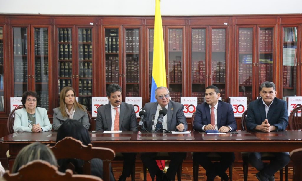 presidente Senado debate descentralización Colombia