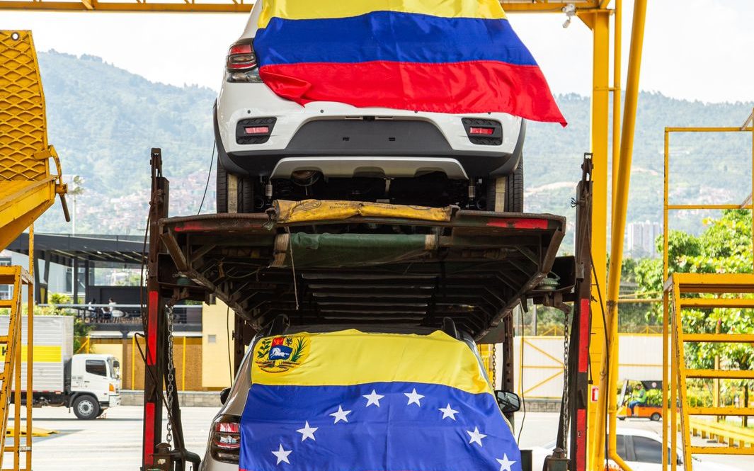Colombia Exports First Vehicles to Venezuela