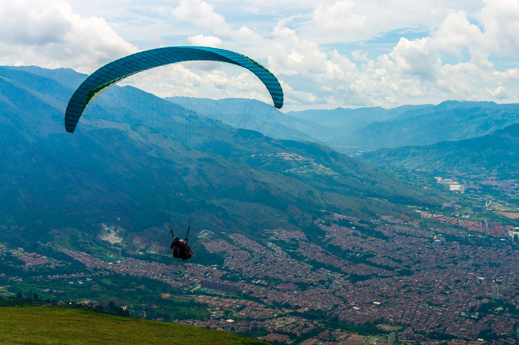 paragliding colombia